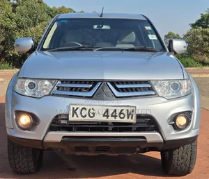 Mitsubishi Pajero 2013 Silver