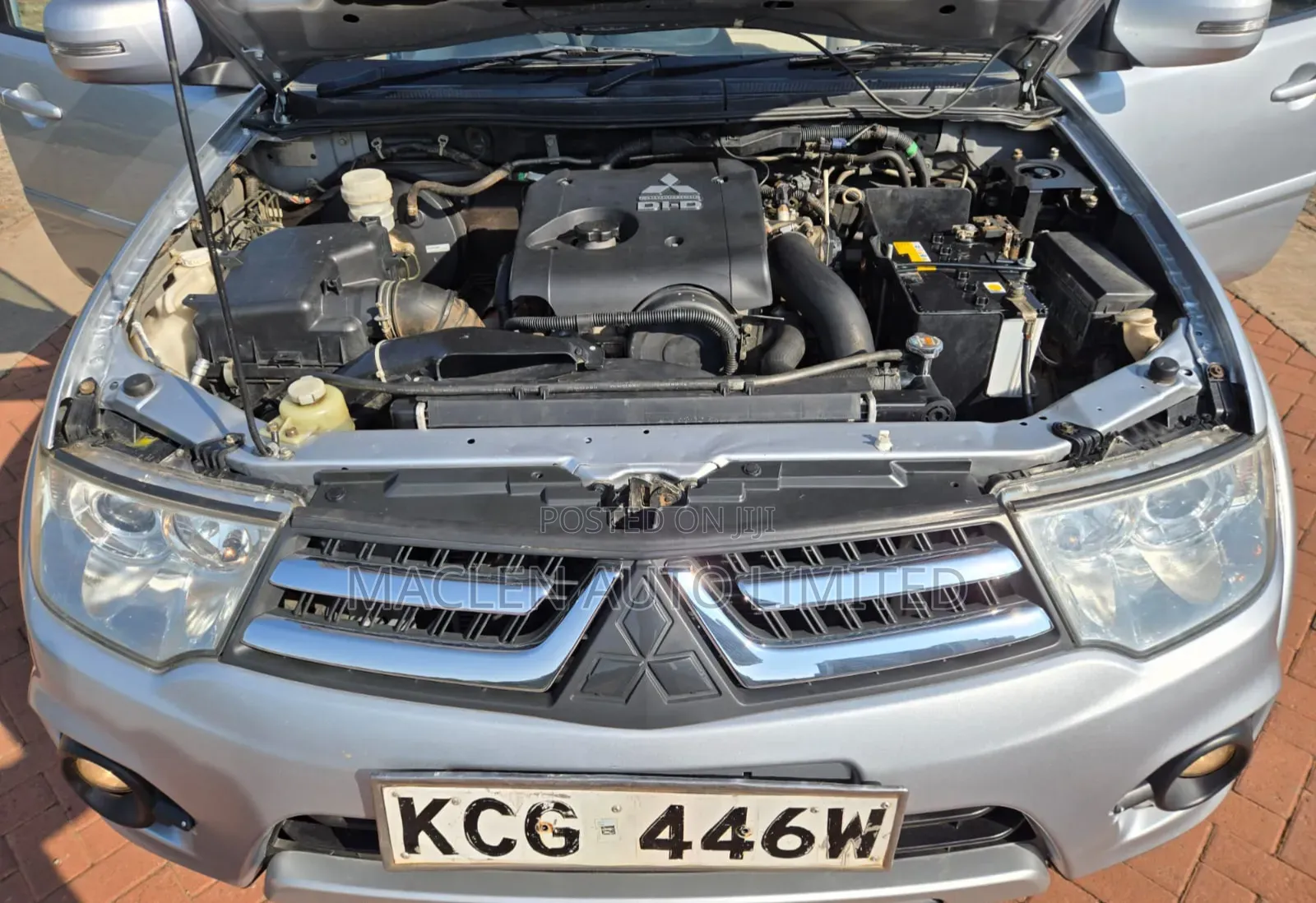 Mitsubishi Pajero 2013 Silver