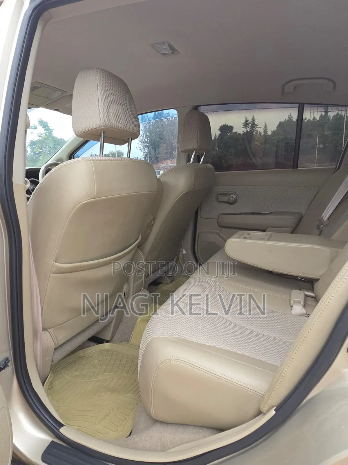 Nissan Tiida 2012 Gold