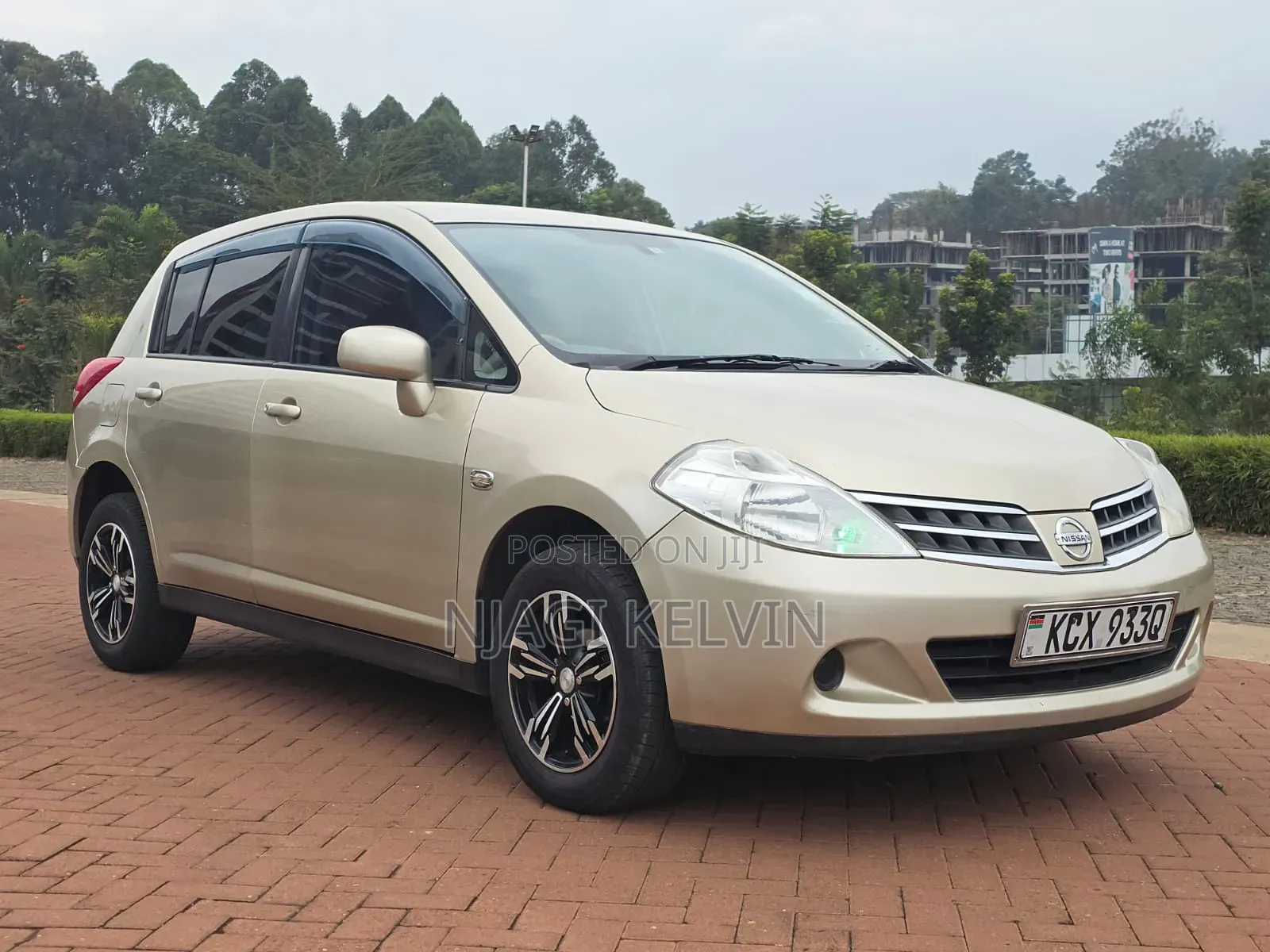 Nissan Tiida 2012 Gold