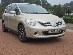 Nissan Tiida 2012 Gold