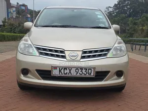 Nissan Tiida 2012 Gold