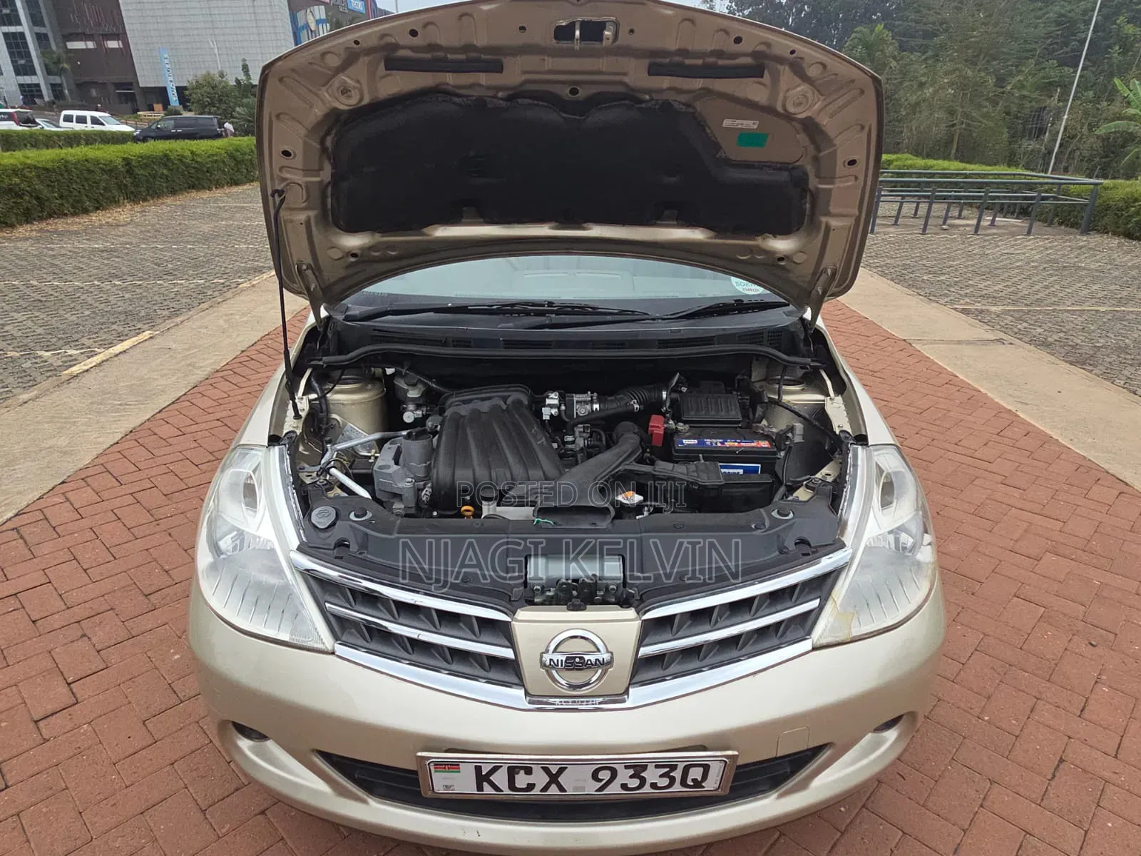 Nissan Tiida 2012 Gold