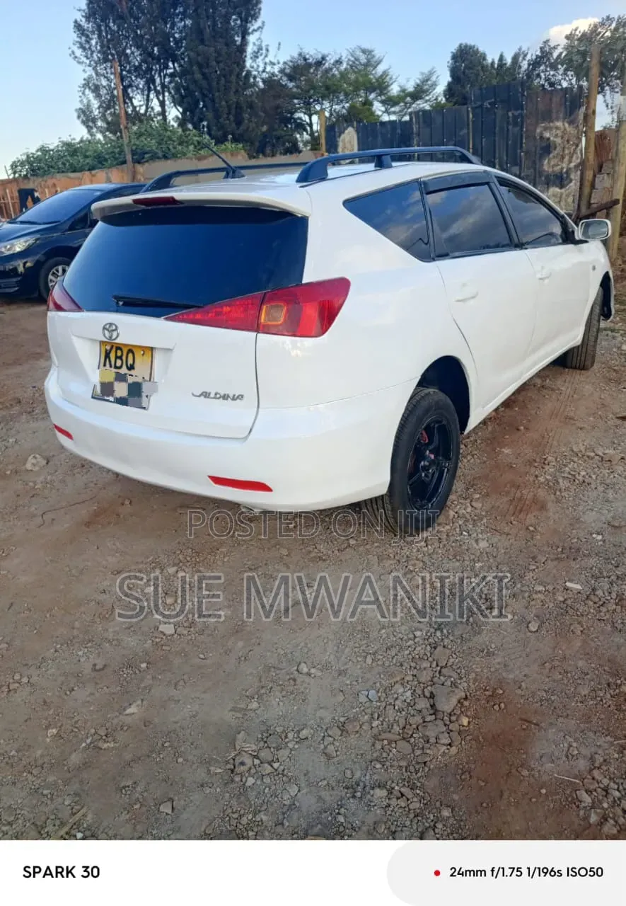 Toyota Caldina 2004 White