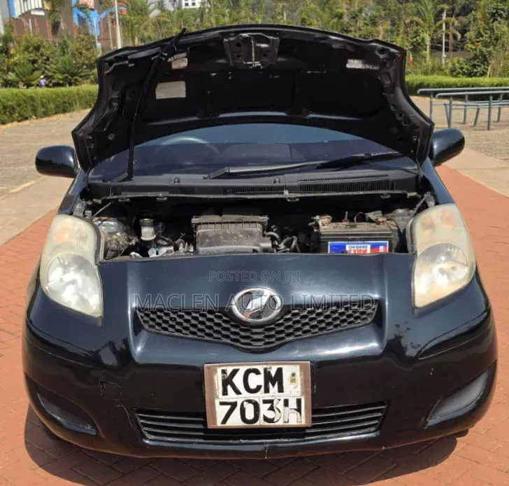Toyota Vitz 2011 Black