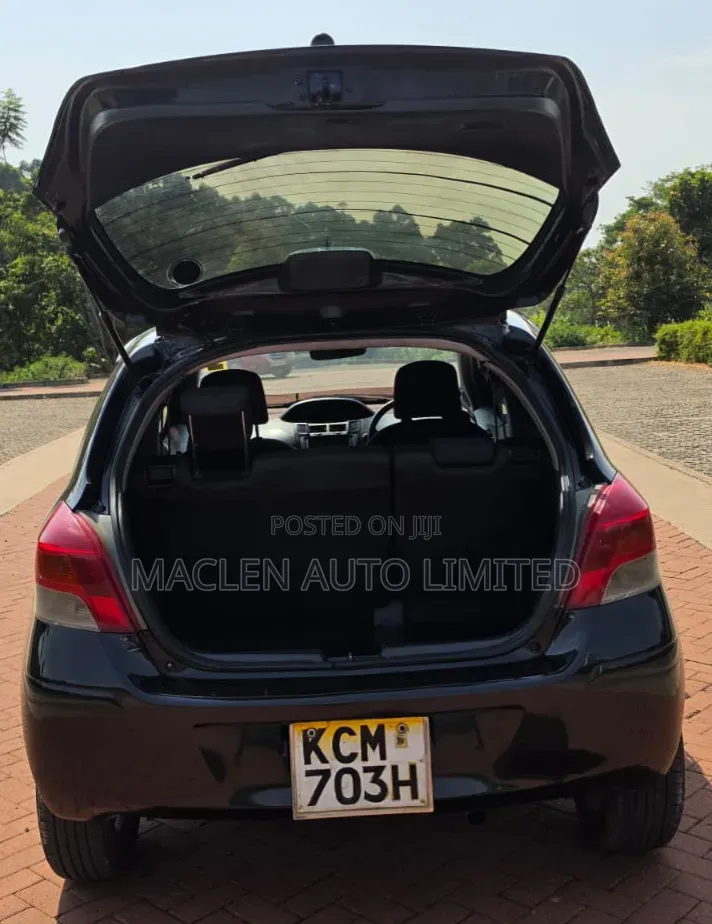 Toyota Vitz 2011 Black