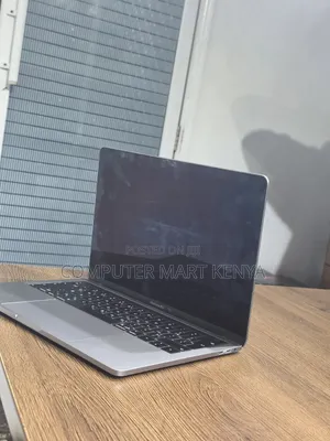 Laptop Apple MacBook Pro 8GB Intel Core i5 SSD 256GB