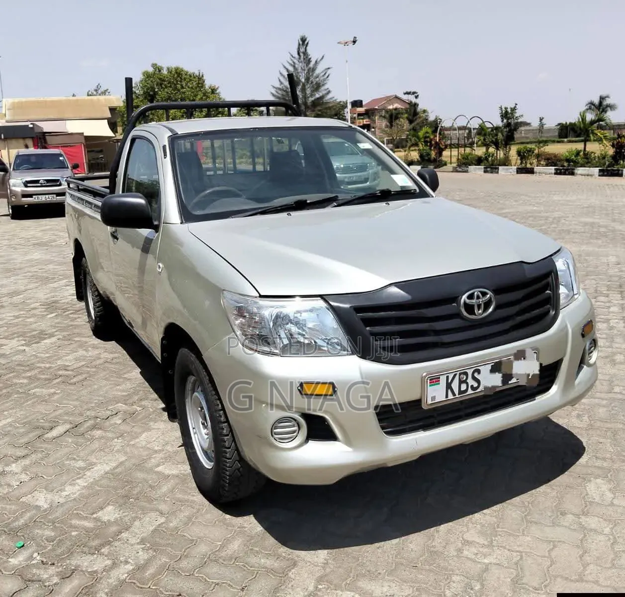 Toyota Hilux 2010 Beige