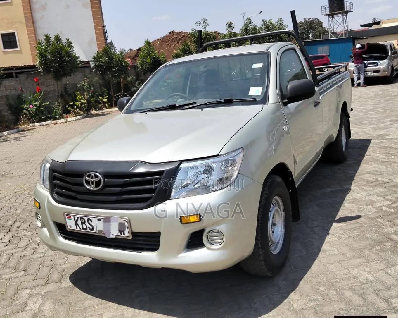 Toyota Hilux 2010 Beige
