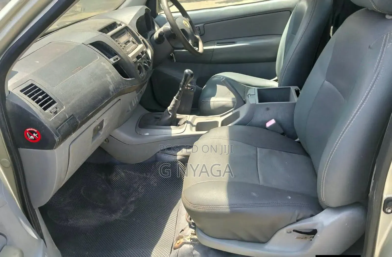 Toyota Hilux 2010 Beige