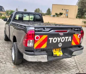 Toyota Hilux 2019 Gray