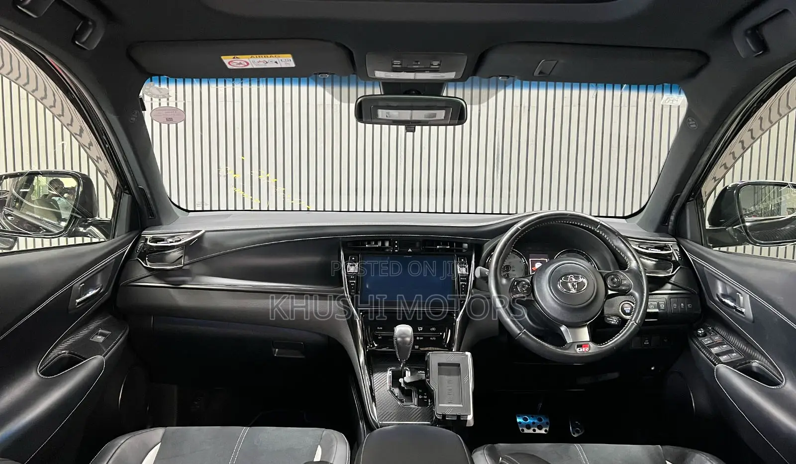 Toyota Harrier 2.0 2018 Black
