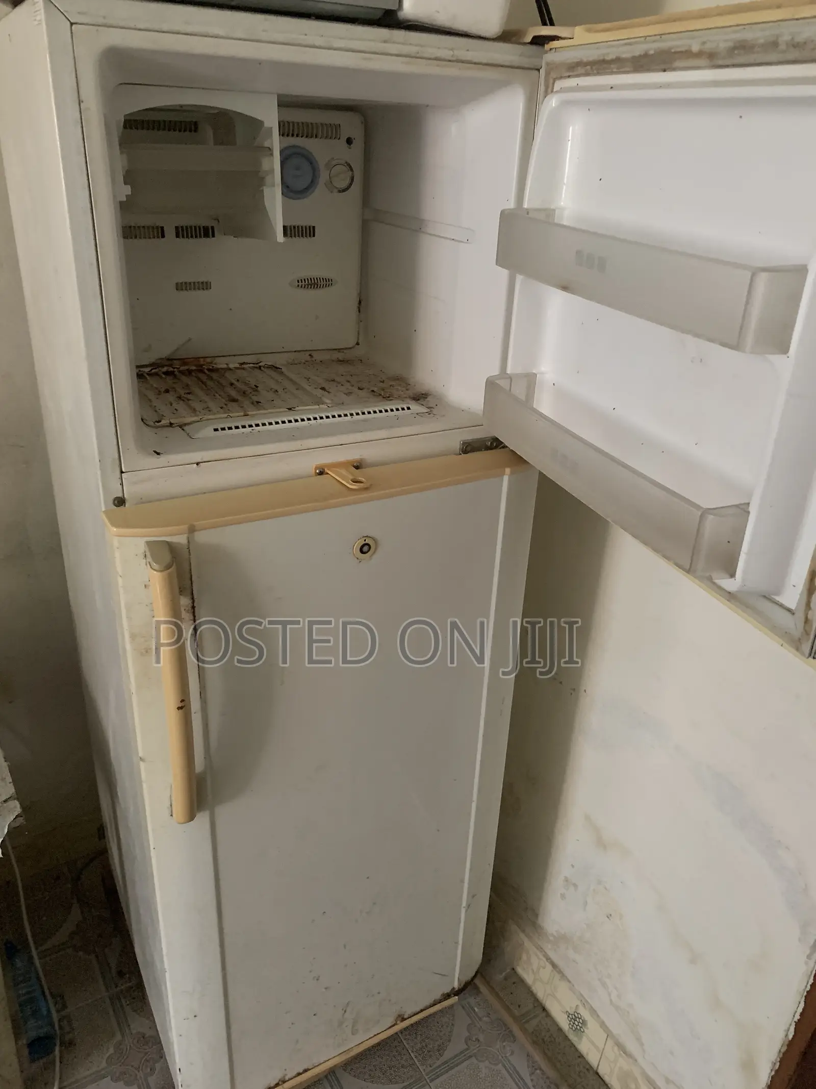 Refridgerator