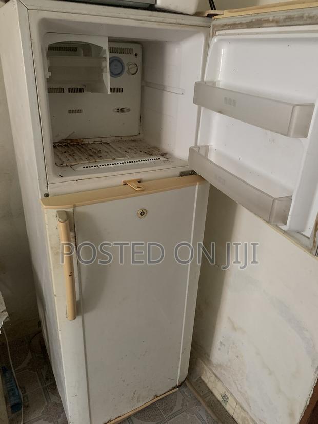 Refridgerator - thumbnail 2
