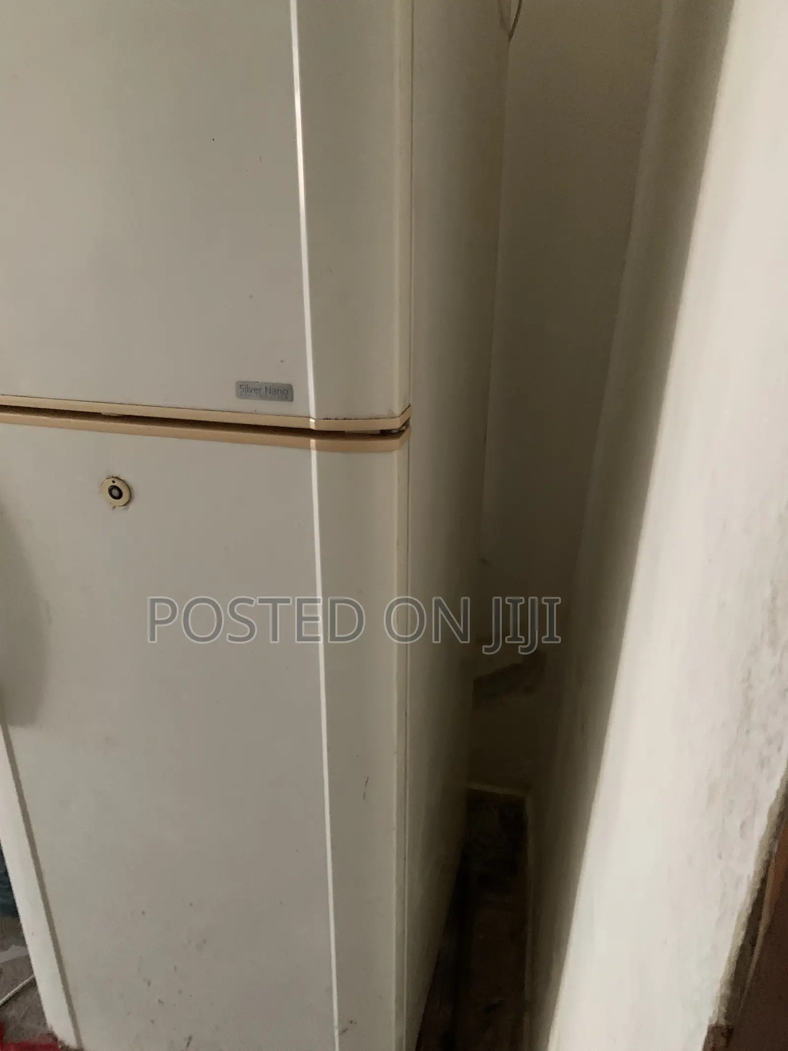Refridgerator