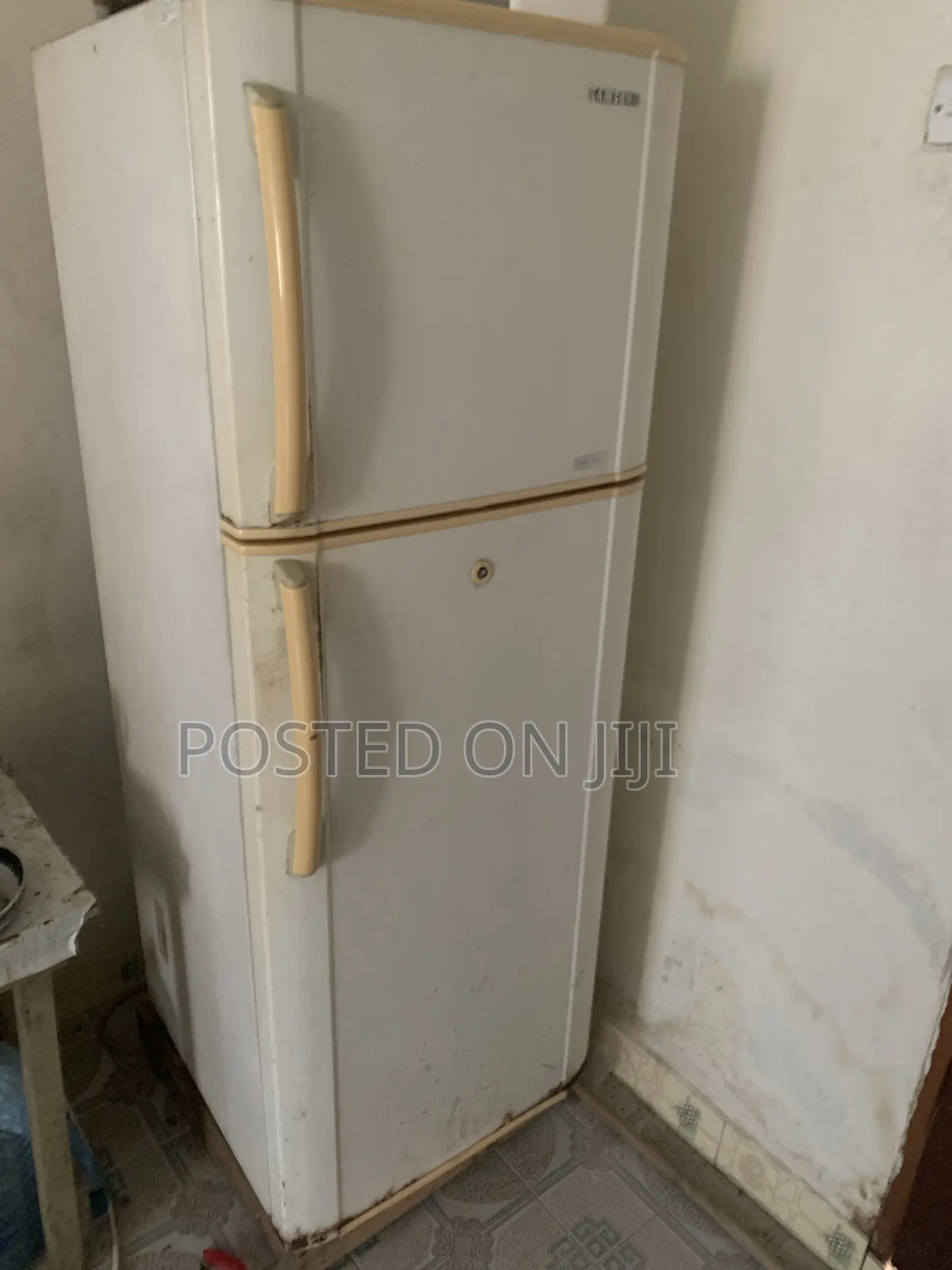 Refridgerator