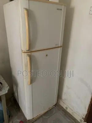 Refridgerator