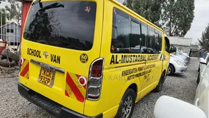 Toyota HiAce 2011 Yellow
