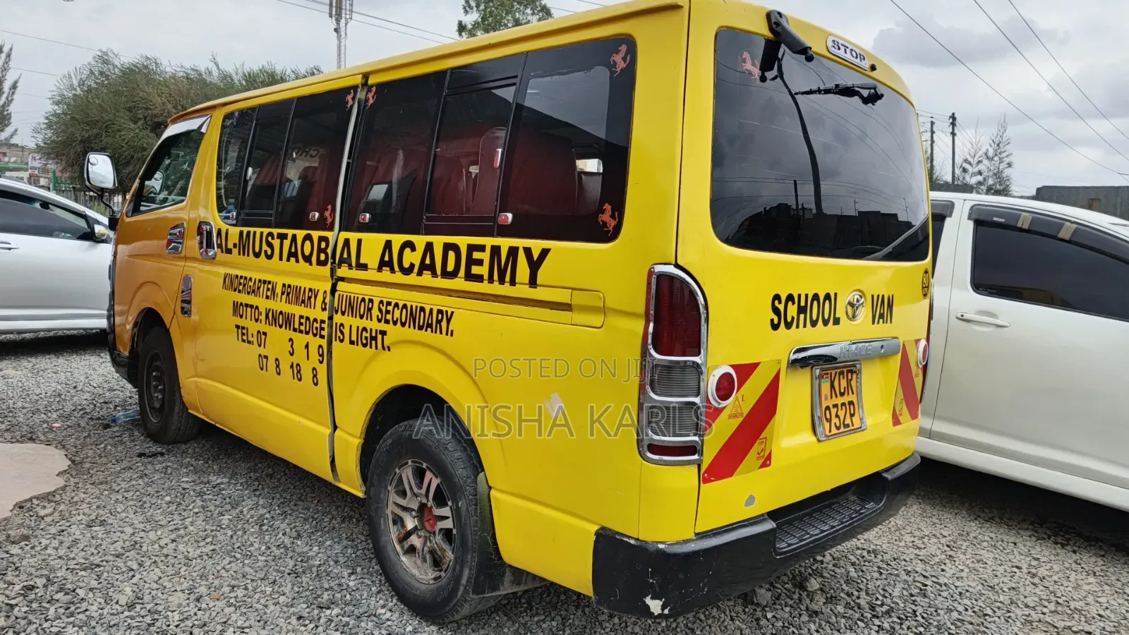 Toyota HiAce 2011 Yellow