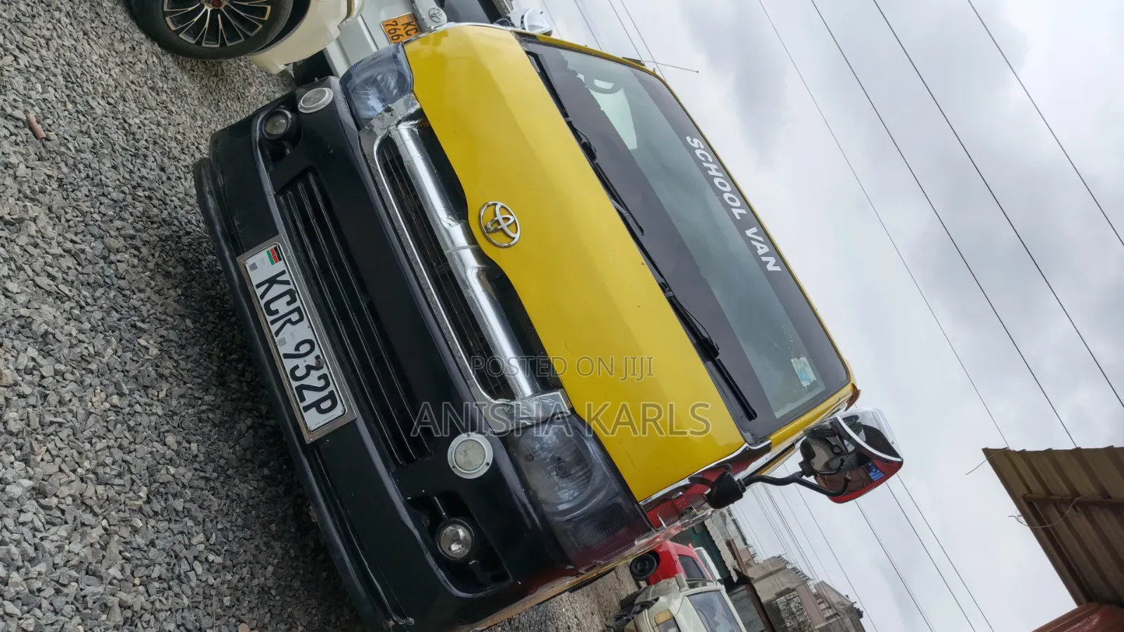 Toyota HiAce 2011 Yellow