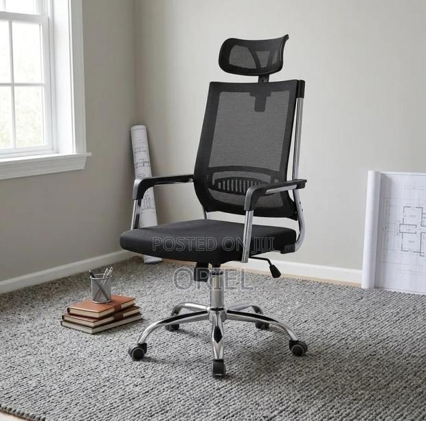 Executive High-Back Ergonomic Office Seat : Ergonomic Staff Chair