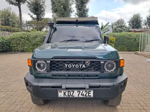 Toyota Land Cruiser 79 Series 2014 Green