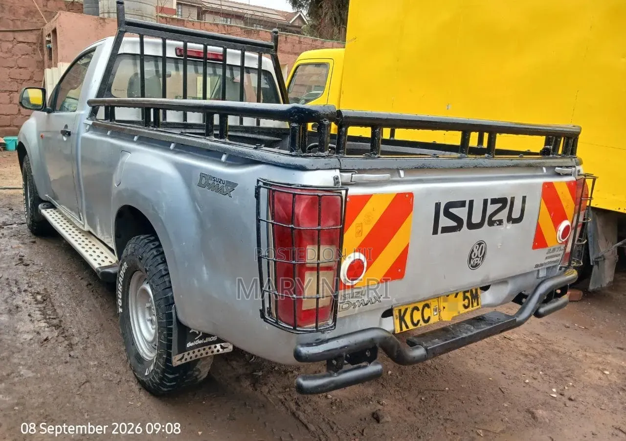 Isuzu D-MAX 2014 Gray