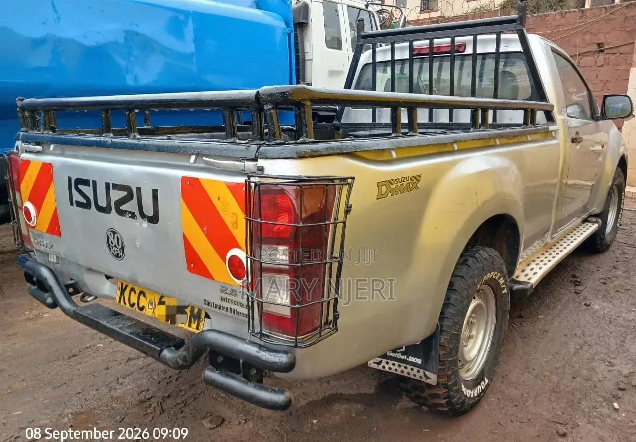 Isuzu D-MAX 2014 Gray