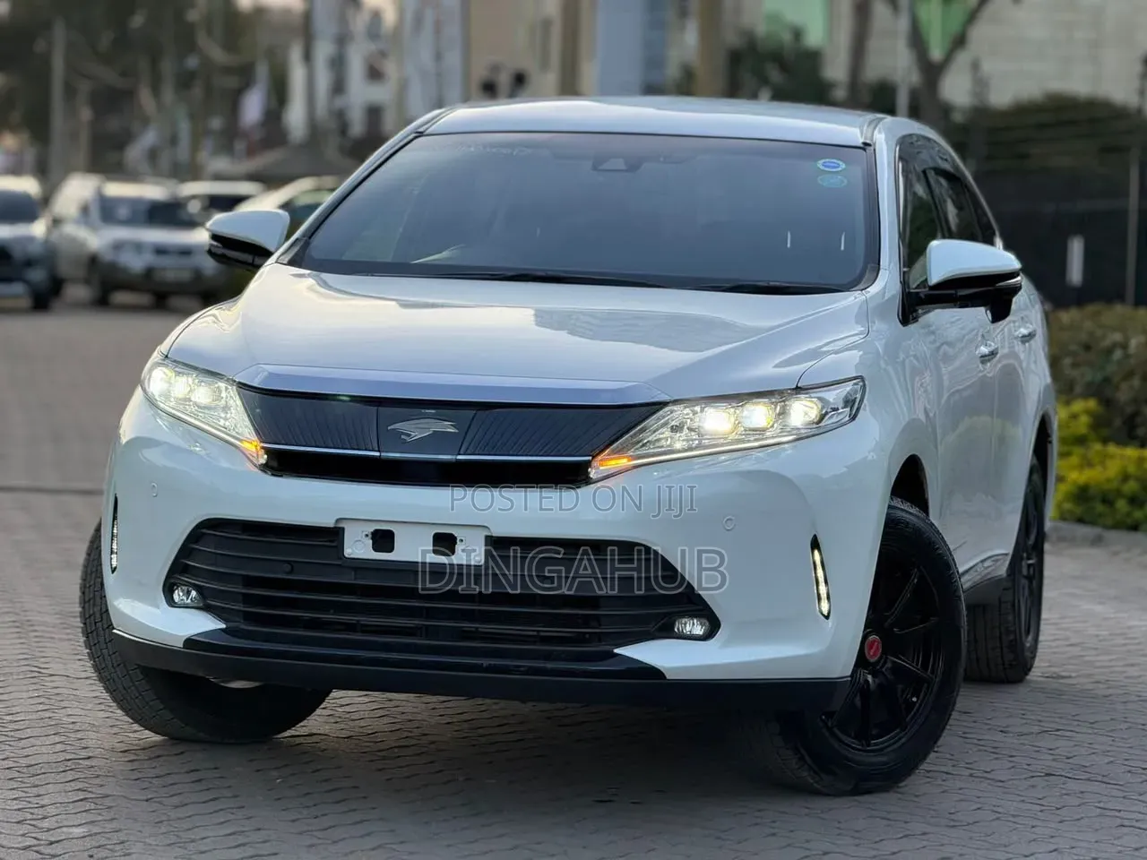 Toyota Harrier 2.0 2019 White