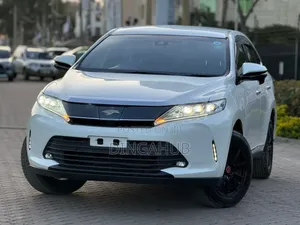 Toyota Harrier 2.0 2019 White