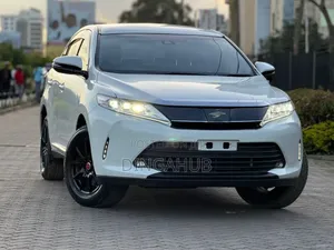 Toyota Harrier 2.0 2019 White