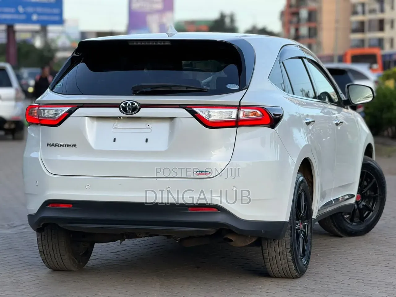 Toyota Harrier 2.0 2019 White