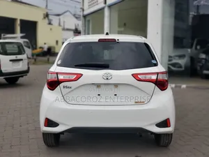 Toyota Vitz 2018 White