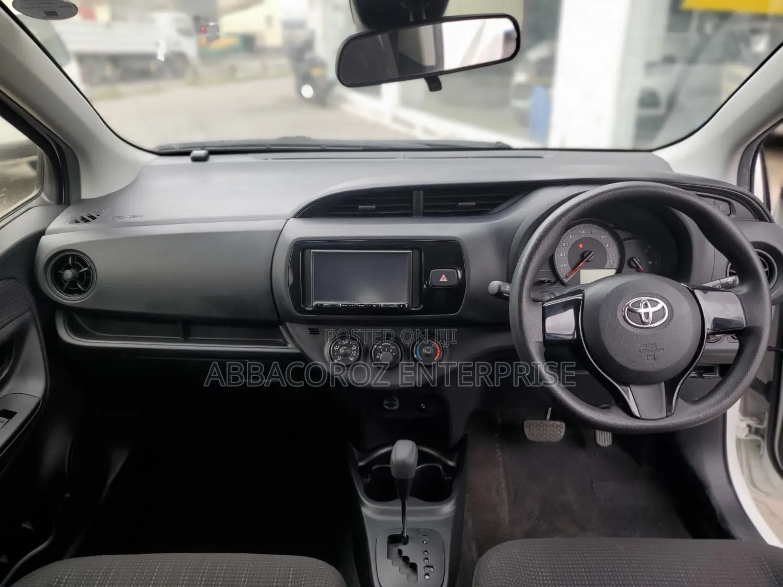 Toyota Vitz 2018 White