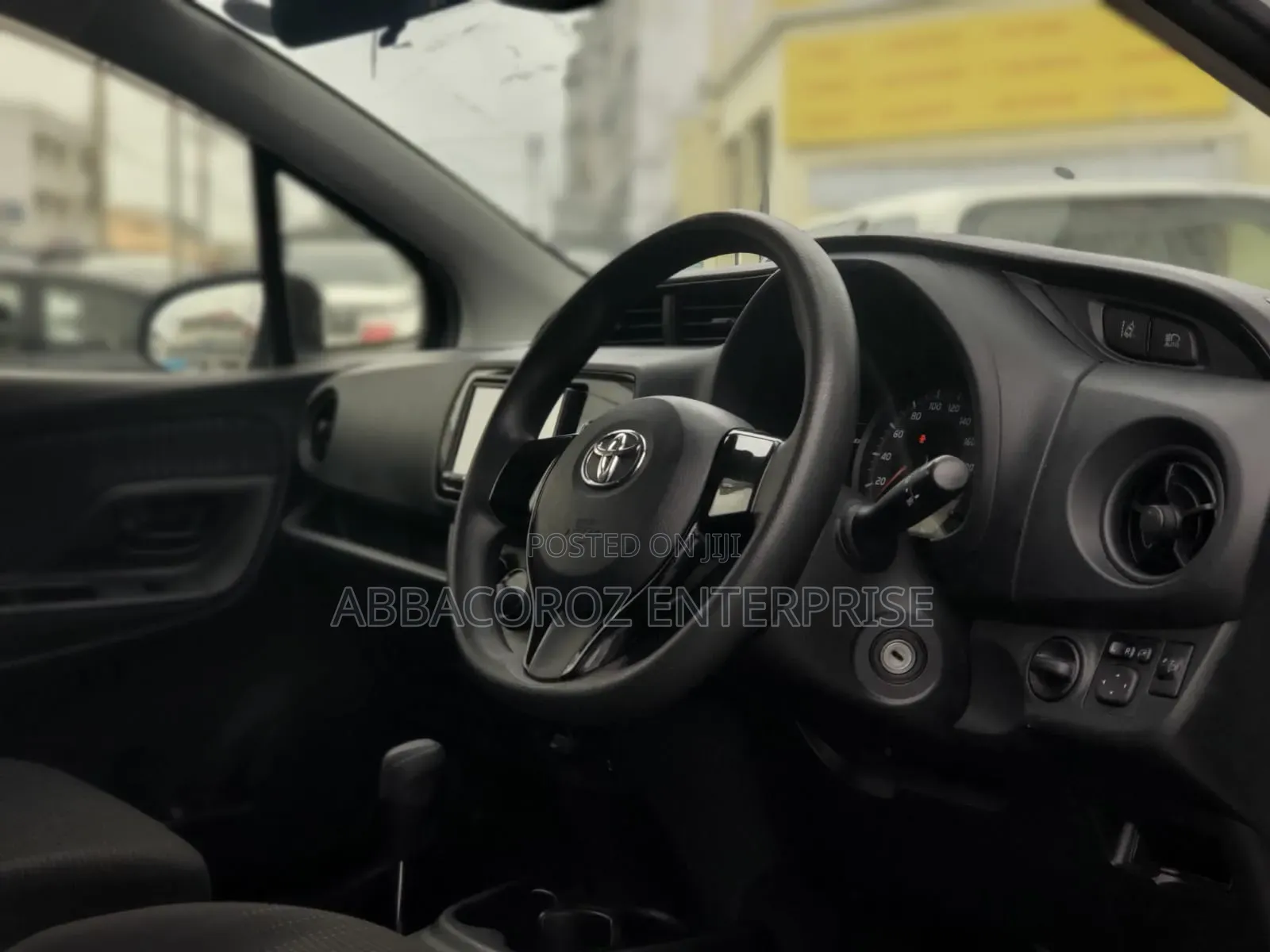 Toyota Vitz 2018 White