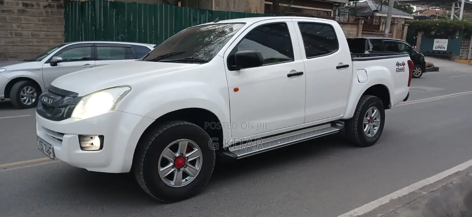 Isuzu D-MAX 2013 White