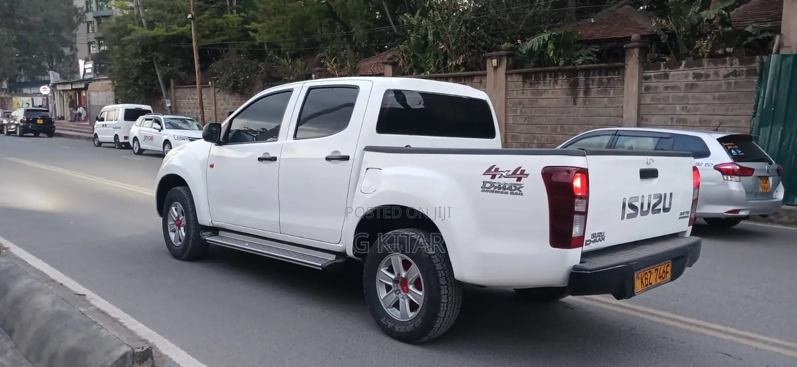 Isuzu D-MAX 2013 White