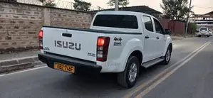 Isuzu D-MAX 2013 White