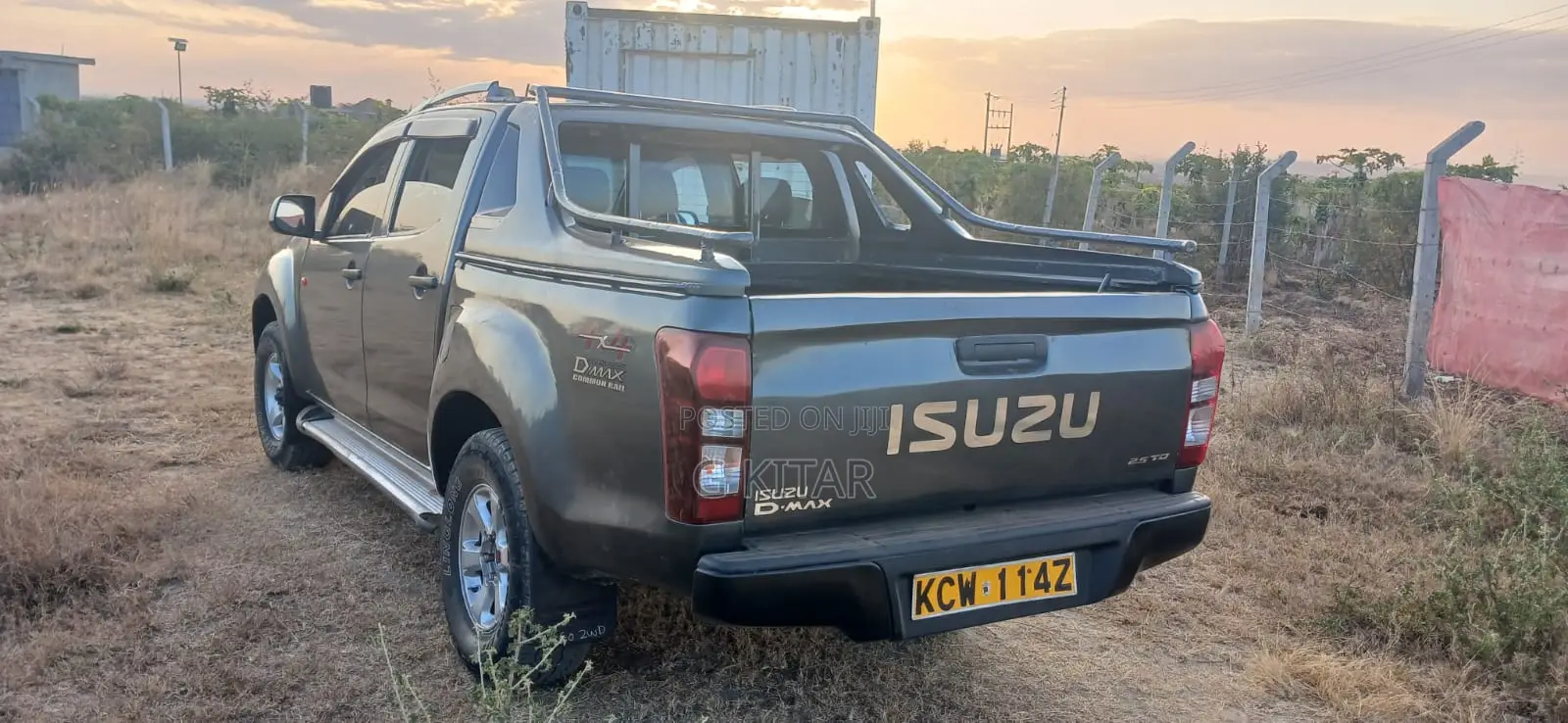 Isuzu D-MAX 2013 White