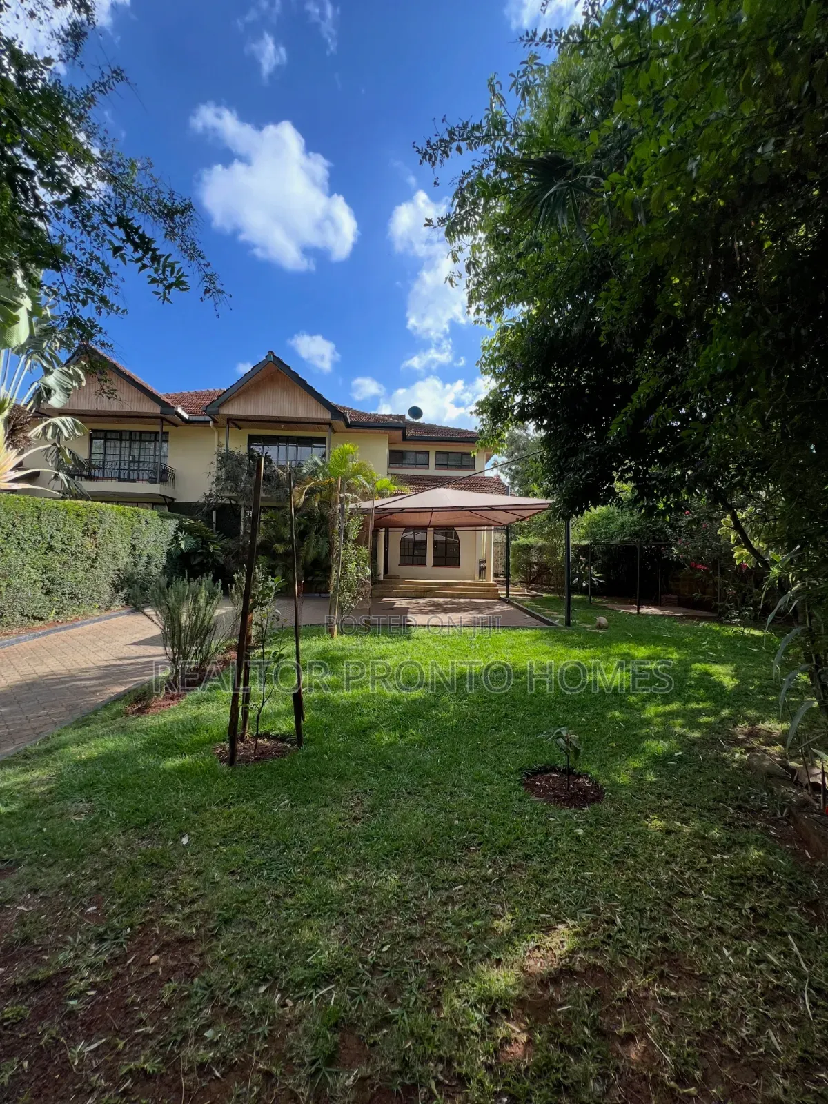 4bdrm Townhouse/Terrace in Lavington, Muthangari for sale