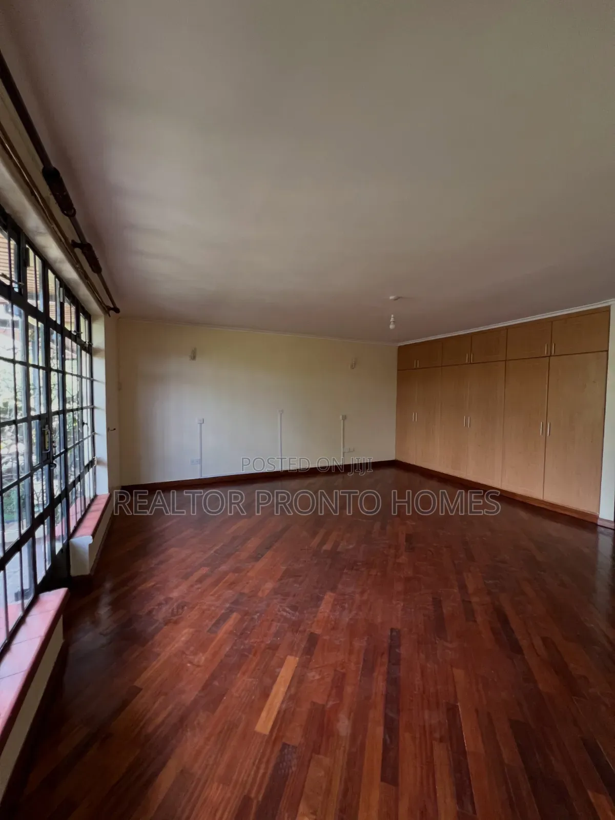4bdrm Townhouse/Terrace in Lavington, Muthangari for sale