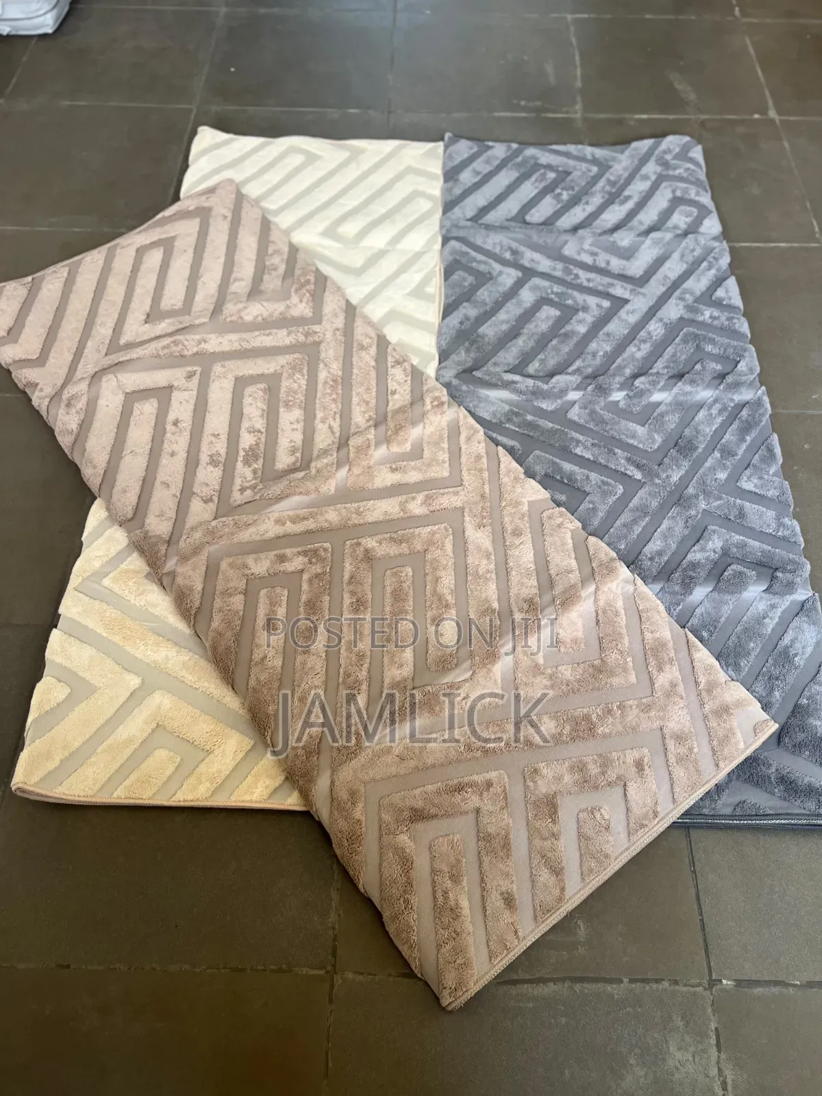 7*8 American Carpet Available - BRA28