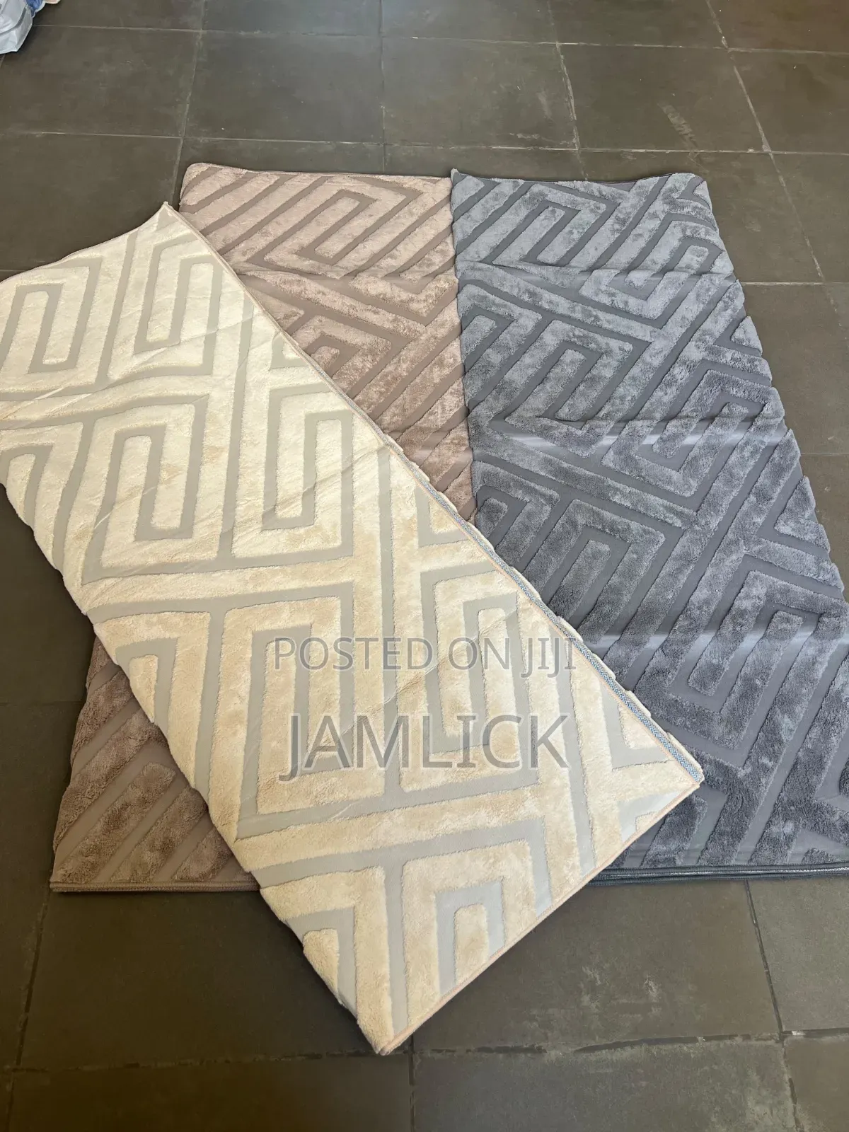 7*8 American Carpet Available - BRA28