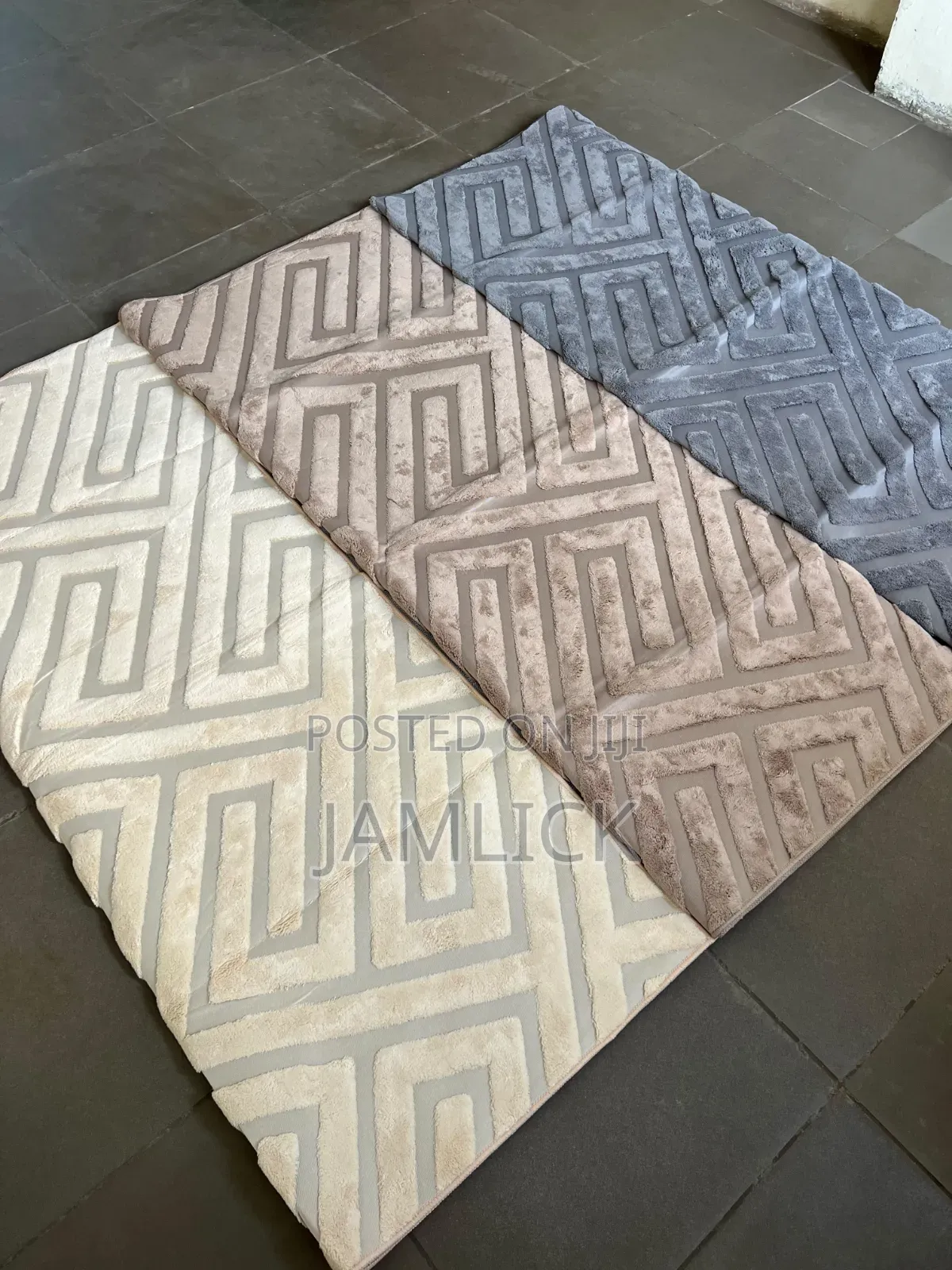 7*8 American Carpet Available - BRA28