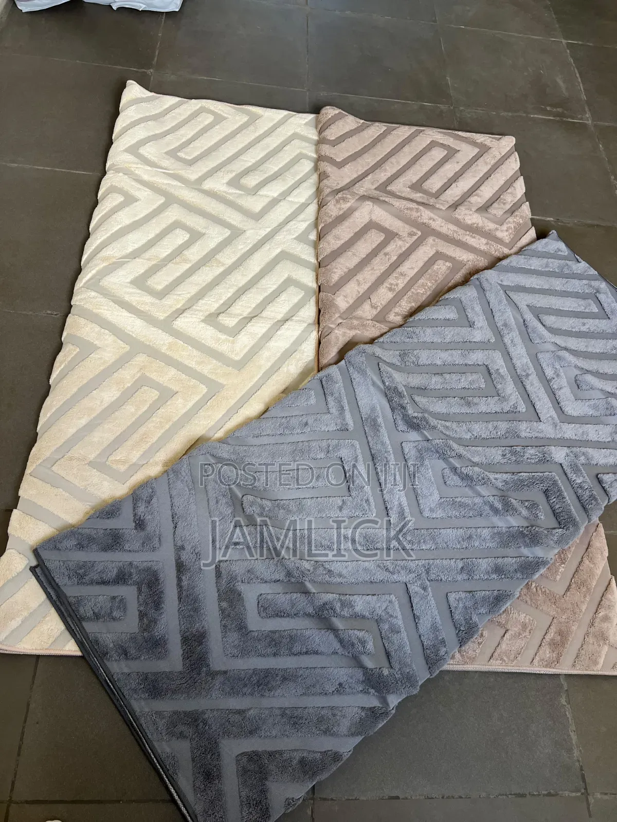 7*8 American Carpet Available - BRA28