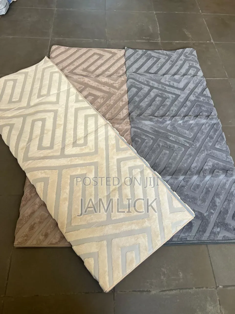 7*8 American Carpet Available - BRA28