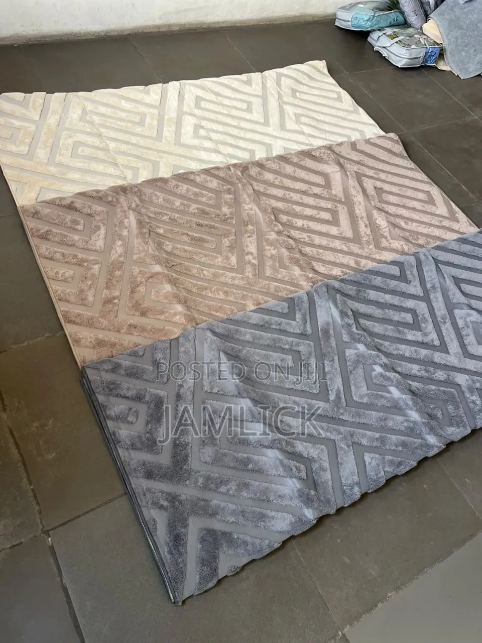 7*8 American Carpet Available - BRA28