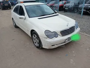 Mercedes-Benz C180 2005 White