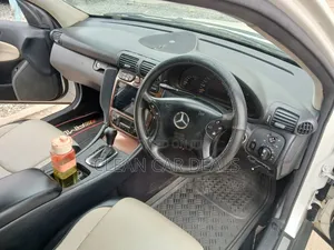 Mercedes-Benz C180 2005 White