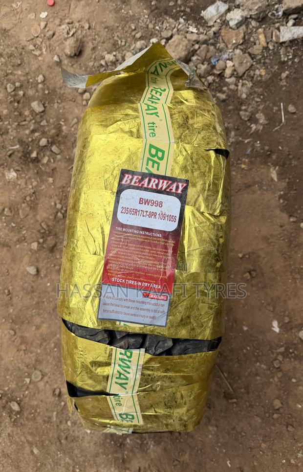 235/65r17 Bearway Tyre (8pr)